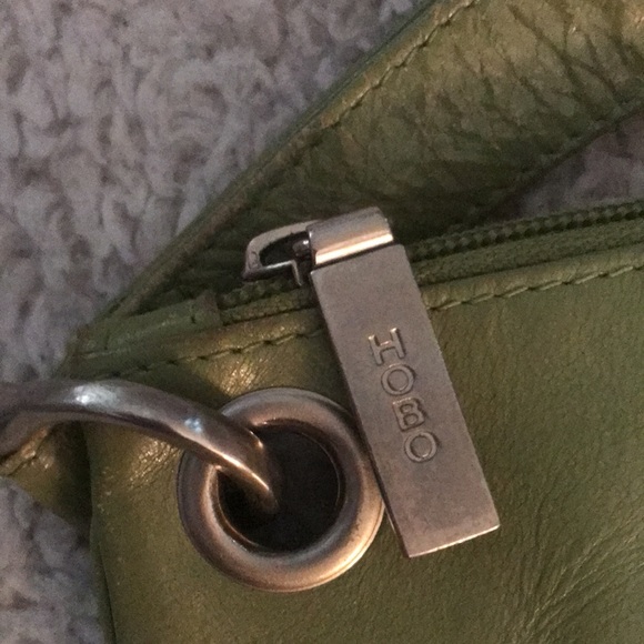 HOBO INTERNATIONAL GREEN WRISTLET CLUTCH BAG SOFT - Picture 2 of 8